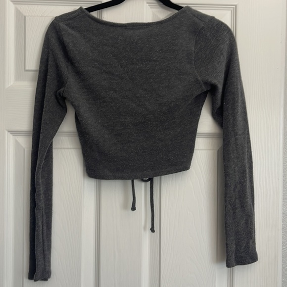 Grey drawstring cropped warm long sleeve - Picture 3 of 4